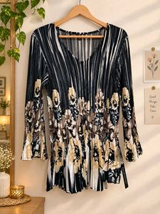 Pleated Floral Print Long Sleeve Dress