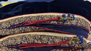 Elegant Navy Blue Velvet Kurta