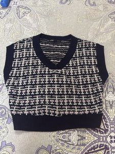 Chic V-Neck Knit Vest