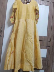 Elegant Yellow Embroidered Kurta