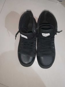 UniStar Black Canvas High-Top boots