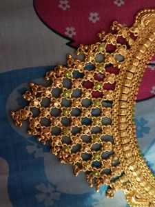 Elegant Golden Necklace and Earrings Set
