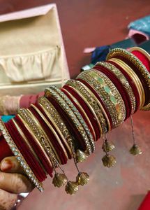 Elegant Set of Bangles with bangle box 🎁