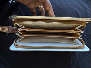 Elegant Gold Designer Wallet with Accent