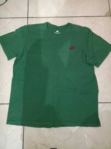 Men's Nike Green T-Shirt