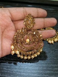 Elegant Gold Maang Tikka &amp; Earrings Set