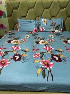 Beautiful Floral Print Bedsheet Set