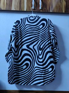 Stylish Black &amp; White Kurta