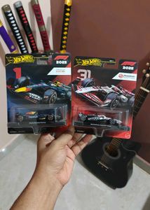 Hot Wheels Premium Oracle RedBull F1 & Haas Team F