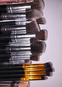 Complete Makeup Brush Set with Case