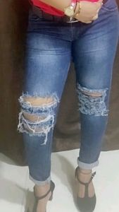 Ribbed torn jeans, mid waist