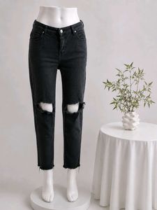 🎀SALE🎀Stylish Distressed Black Jeans