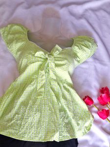Cute green gingham print top