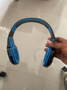 boAt corded and cordless headphones (no sponges)