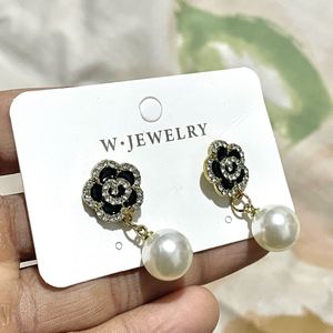 Elegant Pearl &amp; Flower Dangle Earrings