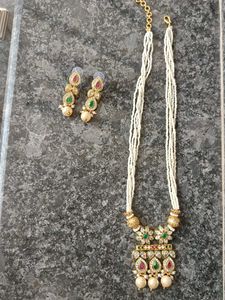 Elegant Pearl Necklace and Earrings Set