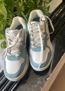 👟 Red Tape Shoes – Size 38 |