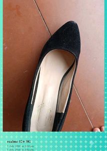 Chic Black Suede Pointed Toe Flats