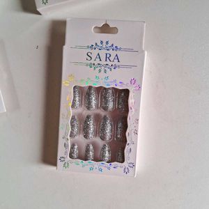 Sparkling Glitter Stiletto Nails