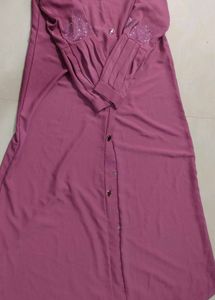 Elegant pink abhaya