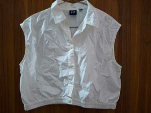 GAP White Sleeveless Cropped Shirt