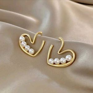 Korean Pearl Heart Stud