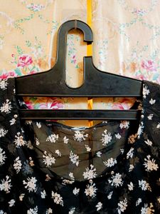 🇳🇿💫🎀Chic Floral Print Sleeveless Top