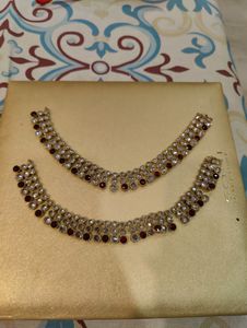 Soni Sapphire Silver Plated Ruby & Pearl Anklet Se