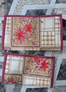 it's a pouch set of two