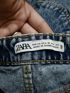 Zara Distressed High-Waist Mom Jeans - Mid-Blue De