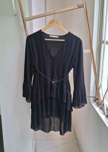 ZARA Chic Black Pleated Midi Dress with Belt