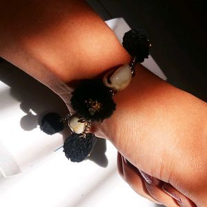 Boho Shell &amp; Pom.pim bracelet