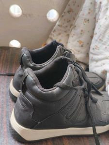 Black Casual Sneakers