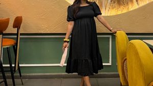 Chic Black Puff Sleeve Midi Dress