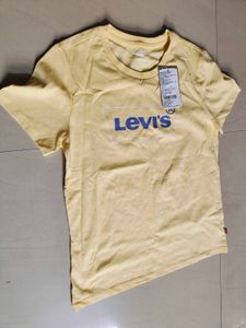 Levi's Brand New Tshirt For Women With Tag