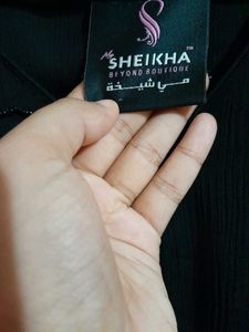 A Pretty Black Abaya