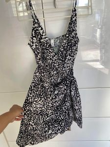 H&m Chic Black & White Wrap Dress