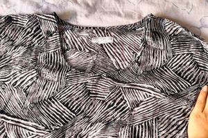 Black and White Top🤩🖤🤍