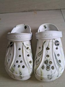 Stylish White Swirl Clogs