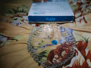 Glass Leaf-Shaped Fruit Plate