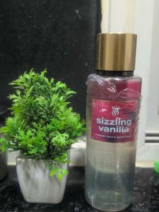 Victoria's Secret Sizzling Vanilla Body Mist