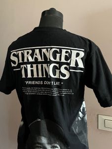 Stranger Things merch "Friends Don't Lie"