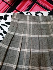 Gray Plaid Pleated Mini Skirt