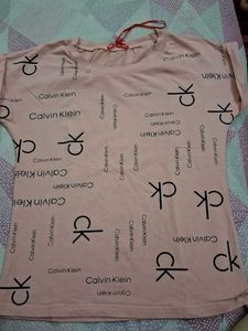 Calvin Klein tee⭐️