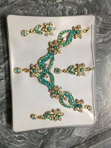 vintage piece &amp; Crystal Jewellery Set