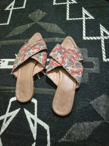 Stylish Flat Sandals with Ethnic Print