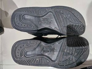 Black Jordan Max Aura 5 Sneakers