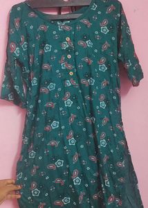 Beautiful side open kurti it doesn't fit