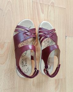 Naturalizer Brand Women Leather Maroon Flat Sandal