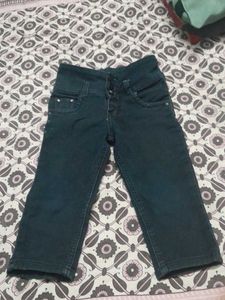 Stylish Cropped Jeans